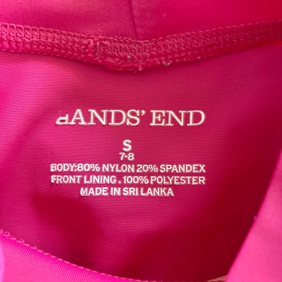 Girl’s size 7-8 Lands’ End pink modest short sleeved rash guard/swim top - Picture 3 of 6